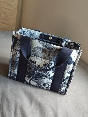 lululemon athletica Black Tote with Gray Trim